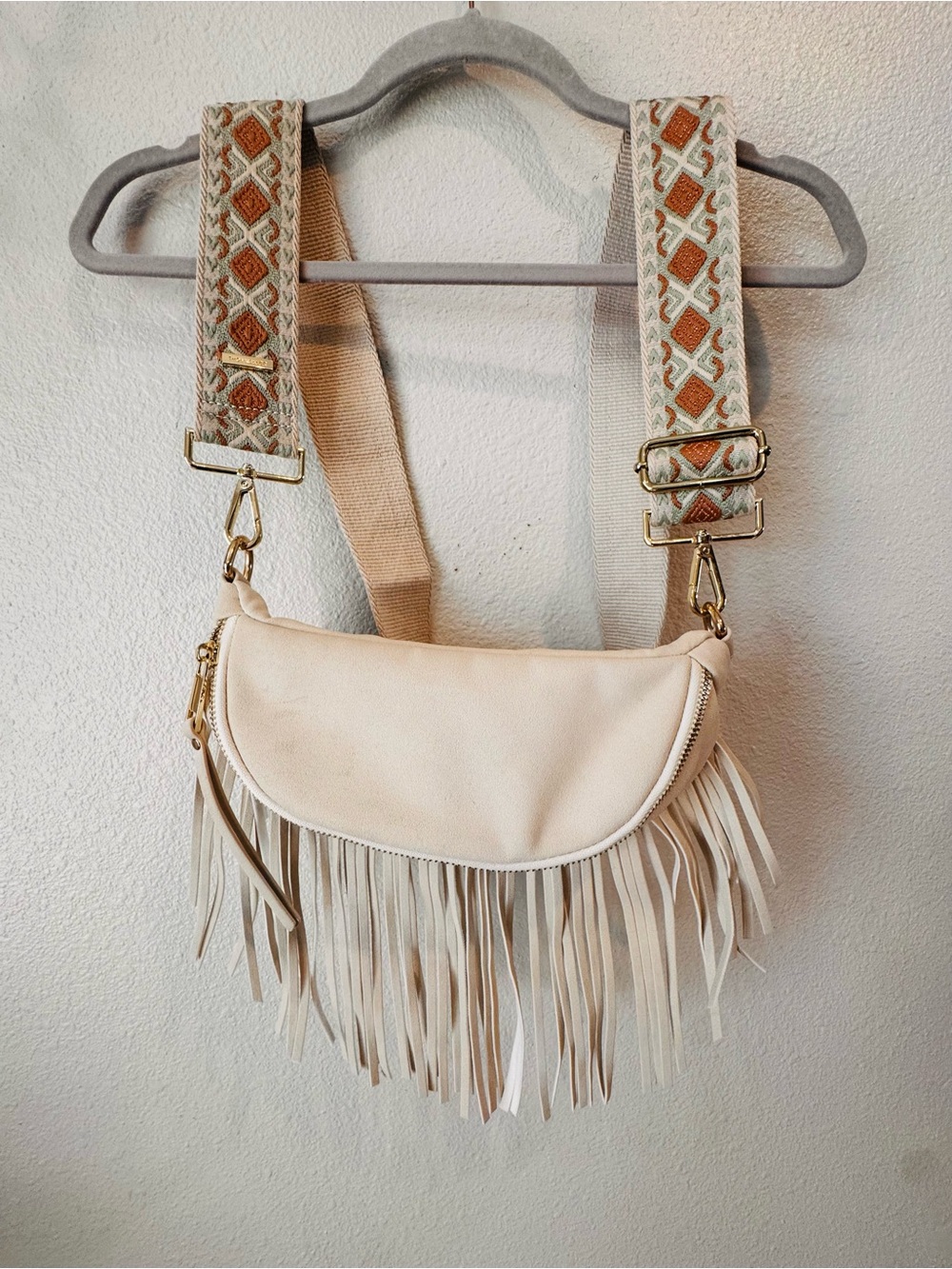 Thomas & Lee Fringed Crossbody Bag with Decorative Aztec Strap - Cream